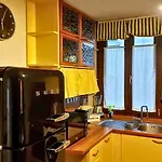 Stylish Boutique Apartment-City Center