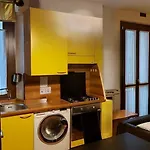 Stylish Boutique Apartment-City Center